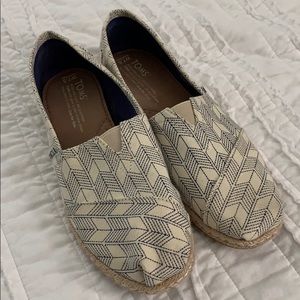 🎉SOLD🎉 Toms shoes, 7.5